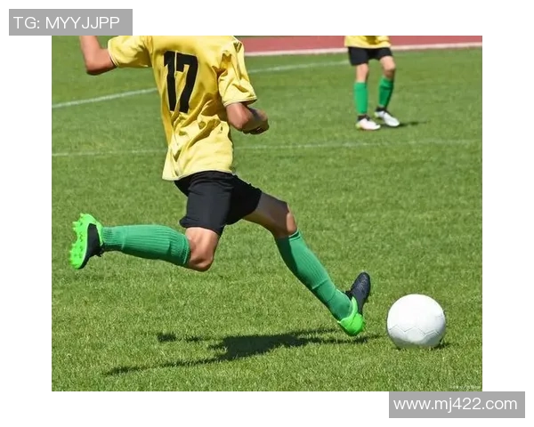 以足球明星说OVMON为核心探讨现代足球发展趋势与战术革新